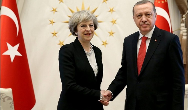 Συμφωνία για μαχητικά 100 εκατ. λιρών έκλεισαν Μέι-Ερντογάν
