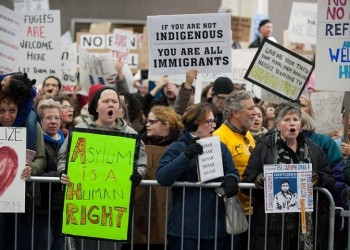 Σε διαδηλώσεις κατά του διατάγματος Τραμπ καλεί ο Ομπάμα