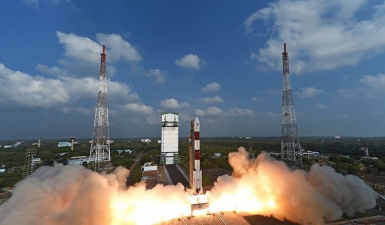Μαζική εκτόξευση 104 δορυφόρων από την Ινδία