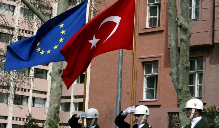 Το τουρκικό ΥΠΕΞ ρίχνει βολές κατά της ΕΕ – Επικοινωνία Ερντογάν με Στόλτενμπεργκ