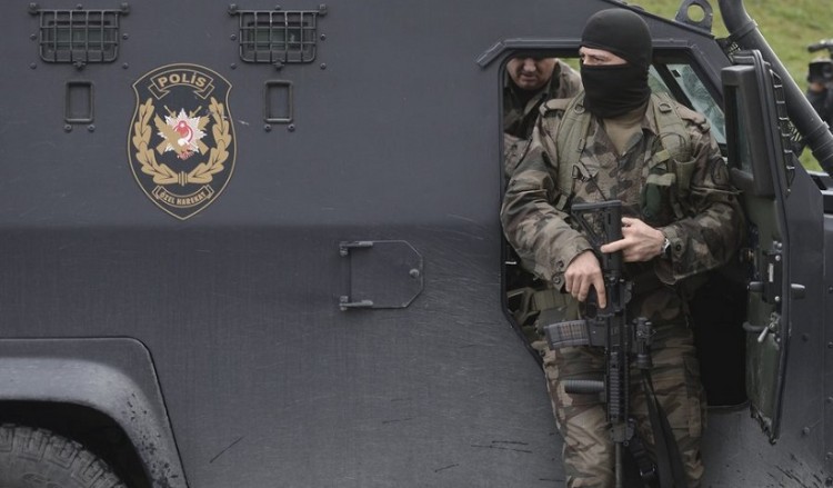 Τουρκία: 417 εντάλματα σύλληψης για ξέπλυμα μαύρου χρήματος