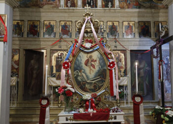 Ανάσταση στο ναό του Αγίου Κωνσταντίνου στις Νύμφες Κέρκυρας (φωτ.: EUROKINISSI / Γιώργος Κονταρίνης)