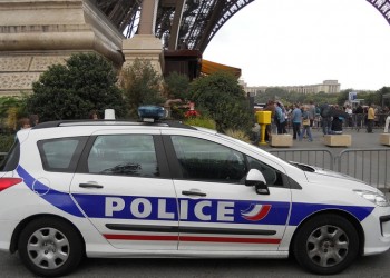 Σύλληψη άνδρα στο Παρίσι – Απείλησε αστυνομικό με μαχαίρι