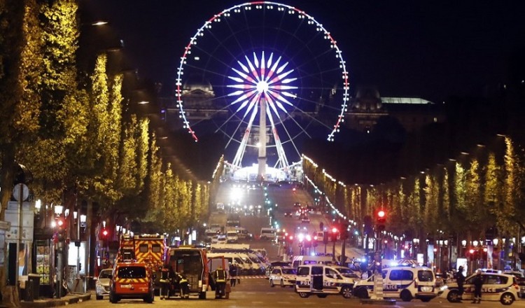 Γνωστός στις γαλλικές Αρχές ο δράστης της επίθεσης στο Παρίσι