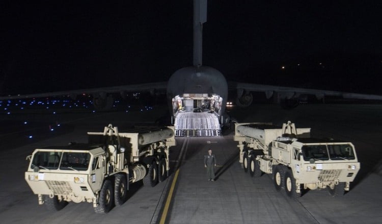 Οι ΗΠΑ μεταφέρουν το αντιπυραυλικό σύστημα THAAD στη Νότια Κορέα (βίντεο)