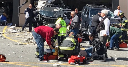 Τζιπ έπεσε πάνω σε πλήθος σε δημοπρασία αυτοκινήτων κοντά στη Βοστόνη