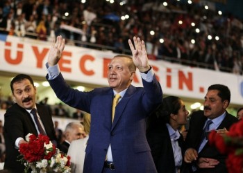 Το τιμόνι του AKP ετοιμάζεται να πάρει ξανά ο Ερντογάν