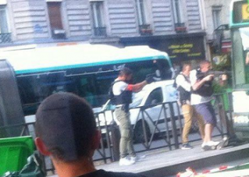 Συναγερμός στο Παρίσι όταν νεαροί Άραβες απείλησαν να ανατινάξουν λεωφορείο