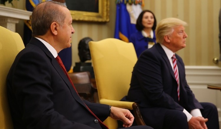 Τραμπ και Ερντογάν μίλησαν για την ενίσχυση των διμερών σχέσεων