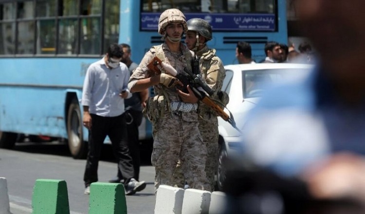 Το Ιράν στο στόχαστρο του Ισλαμικού Κράτους με διπλή επίθεση σε εμβληματικά σημεία