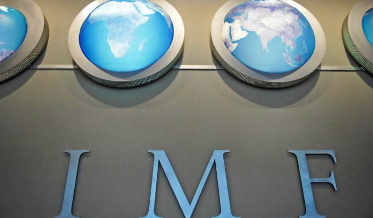 Το ΔΝΤ βλέπει πρόοδο στην ελληνική οικονομία αλλά χτυπά καμπανάκι για μεταρρυθμίσεις και τραπεζικό τομέα