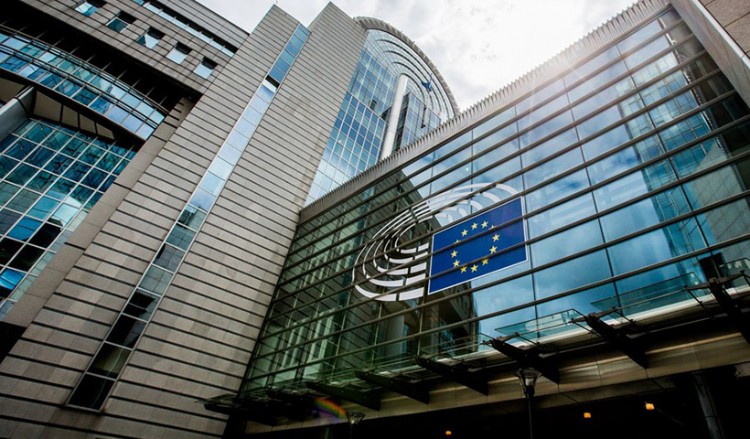Απόφαση-κόλαφος του Ευρωκοινοβουλίου: Ακροδεξιά και λαϊκιστικά κόμματα να επιστρέψουν 500.000 ευρώ