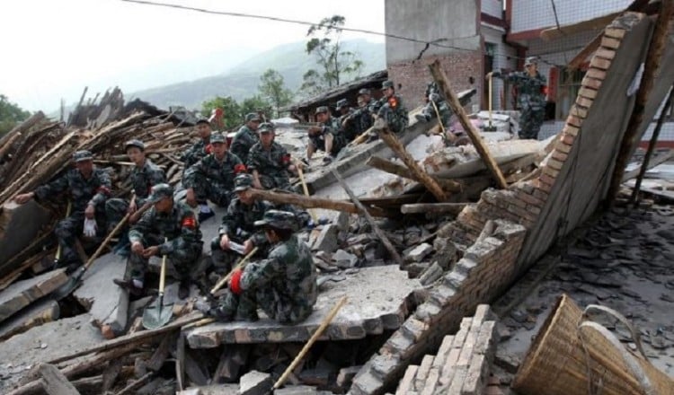Φόβοι για 100 νεκρούς από το σεισμό των 6,5 Ρίχτερ στην Κίνα (βίντεο)