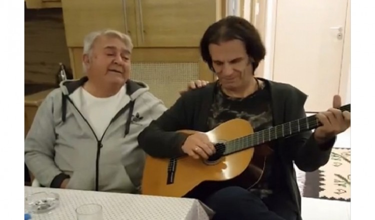Πασχάλης Τερζής και Χρήστος Παπαδόπουλος σε ένα ντουέτο γεμάτο θάλασσα (βίντεο)