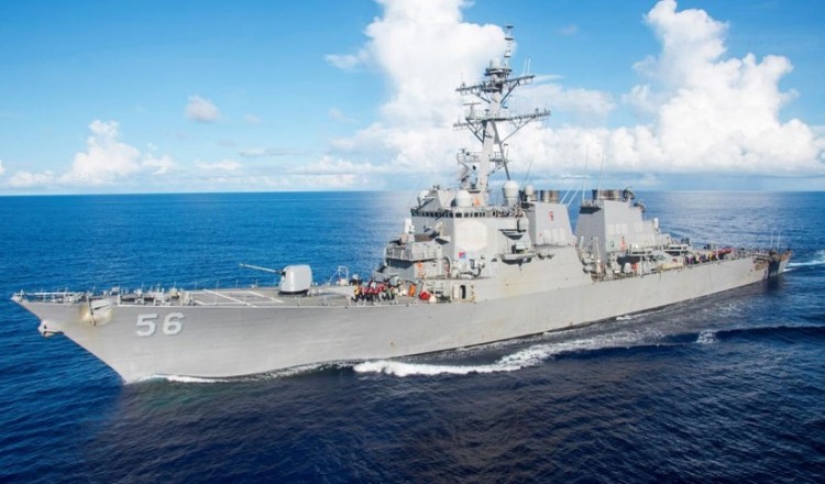 Δέκα αγνοούμενοι από τη σύγκρουση του αμερικανικού αντιτορπιλικού USS John S. McCain με δεξαμενόπλοιο (φωτο-βίντεο)
