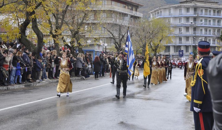 Η Εύξεινος Λέσχη Φλώρινας στην παρέλαση για την 105η επέτειο της απελευθέρωσης της πόλης