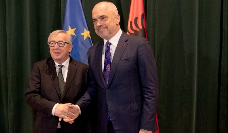 Γιούνκερ: Η Αλβανία έχει σημειώσει σημαντική πρόοδο