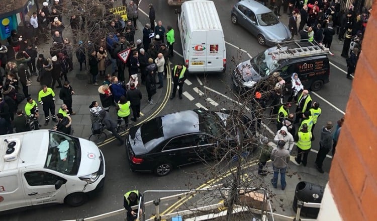 Συναγερμός για βόμβα στη Βασιλική Όπερα του Λονδίνου