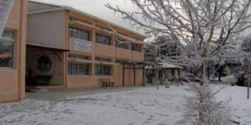 Κλειστά σχολεία τη Δευτέρα σε Φλώρινα και Πρέσπες λόγω χιονόπτωσης