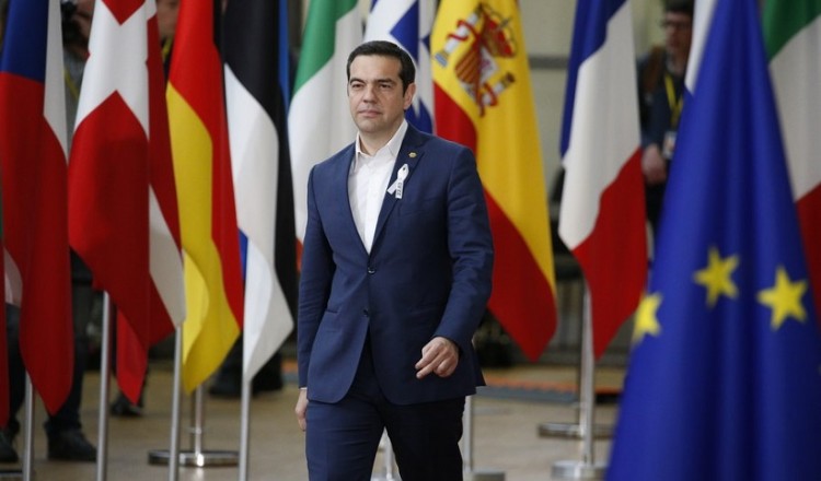 Στην Ελλάδα ο Τσίπρας, ποιος θα τον εκπροσωπήσει στη Σύνοδο Κορυφής