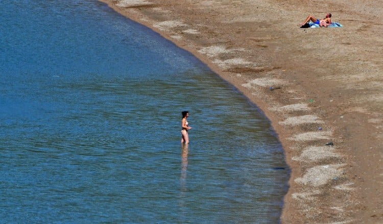Η Ελλάδα στην πεντάδα με τα καθαρότερα νερά για κολύμπι στην ΕΕ