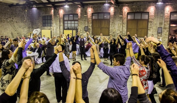 Ο ετήσιος χορός του «Μιθριδάτη» Λαυρίου μέσα από 10+1 φωτογραφίες - Media Gallery