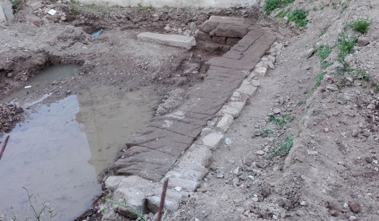 Μυτιλήνη: Βρέθηκε τμήμα του αρχαίου τείχους στο βόρειο λιμάνι
