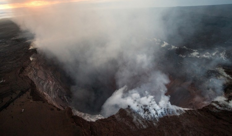 Απίστευτες εικόνες από το ηφαίστειο Κιλαουέα στη Χαβάη (βίντεο)