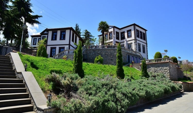 Τα ελληνικά σπίτια των Πλατάνων, ένα μοναδικό τουριστικό προϊόν (φωτο)