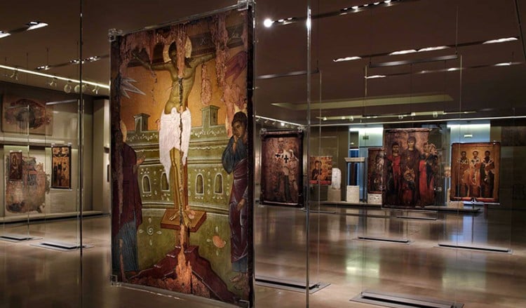 200 λαδιές ζητούν ενόχους στο Βυζαντινό Μουσείο