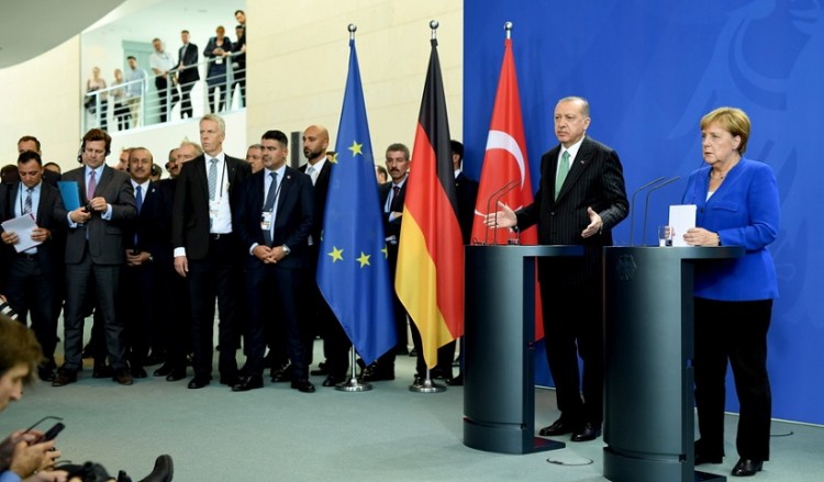 Τηλεδιάσκεψη Μισέλ-Μέρκελ-Ερντογάν ενόψει της Συνόδου Κορυφής