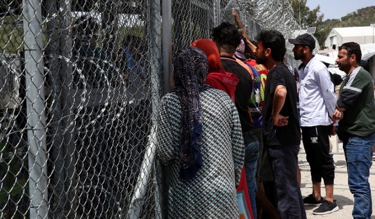 Ξεκίνησε η αποσυμφόρηση της Μόριας – Φεύγουν 2.000 αιτούντες άσυλο