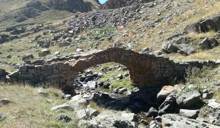 Πώς εξαφανίστηκε ένα ελληνικό γεφύρι 300 ετών στην Αργυρούπολη του Πόντου