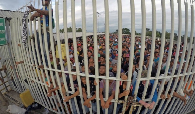 Μεξικό: Χιλιάδες μετανάστες εγκλωβισμένοι στα σύνορα με τη Γουατεμάλα