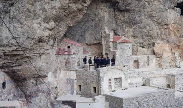 Στο μοναστήρι της Παναγίας Σουμελά στον Πόντο ο Πατριάρχης Βαρθολομαίος – Προχωρούν τα έργα στη μονή