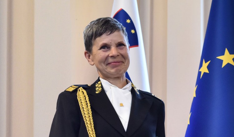 Αλένκα Έρμεντς: Ποια είναι η μοναδική γυναίκα-επικεφαλής ενόπλων δυνάμεων στο NATO