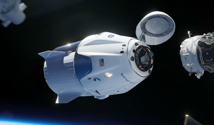 Η κάψουλα Dragon της SpaceX έφτασε στον Διεθνή Διαστημικό Σταθμό