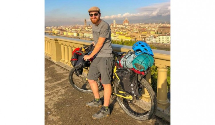 Θεσσαλονίκη: Έκλεψαν το ποδήλατο Ολλανδού που ταξιδεύει για φιλανθρωπικό σκοπό