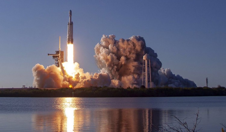 SpaceΧ: Πρώτη εμπορική εκτόξευση για τον Falcon Heavy, τον ισχυρότερο πύραυλο του κόσμου