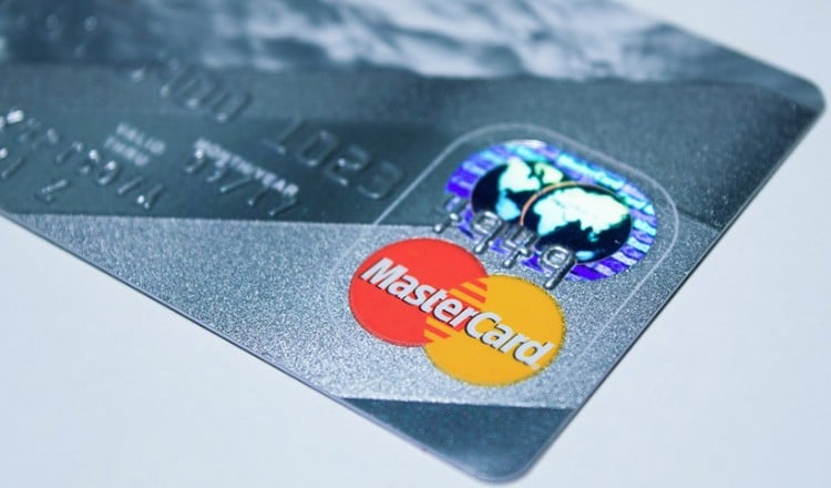 Αποζημιώσεις σε κατόχους πιστωτικής Mastercard για μυστικές προμήθειες
