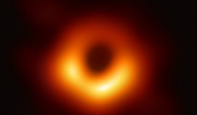 Η πρώτη φωτογραφία από μια μαύρη τρύπα, από το τηλεσκόπιο EHT