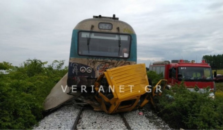 Ημαθία: Σύγκρουση αυτοκινήτου με τρένο σε αφύλακτη σιδηροδρομική διάβαση