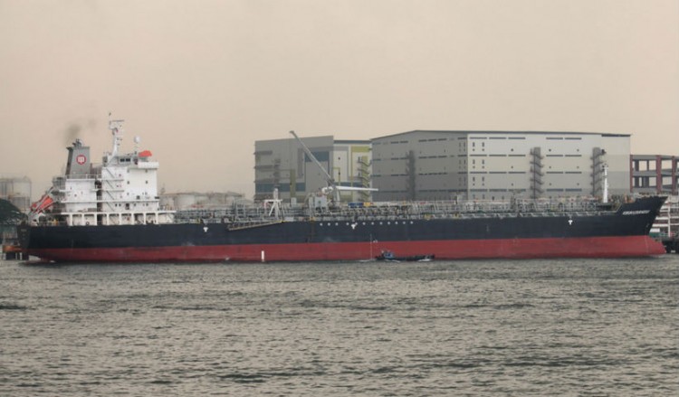 Κόλπος Ομάν επιθέσεις: Το ένα από τα τάνκερ κατευθύνεται σε λιμάνι των ΗΑΕ