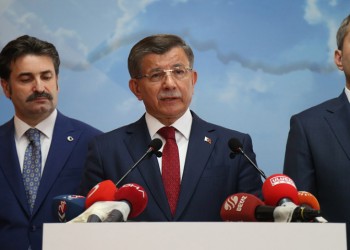 Τουρκία: Ο πρώην πρωθυπουργός Αχμέτ Νταβούτογλου θα ιδρύσει νέο κόμμα