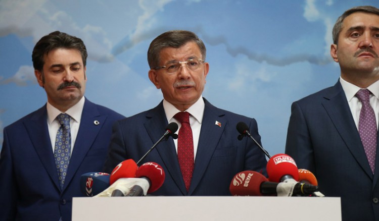 Τουρκία: Ο πρώην πρωθυπουργός Αχμέτ Νταβούτογλου θα ιδρύσει νέο κόμμα