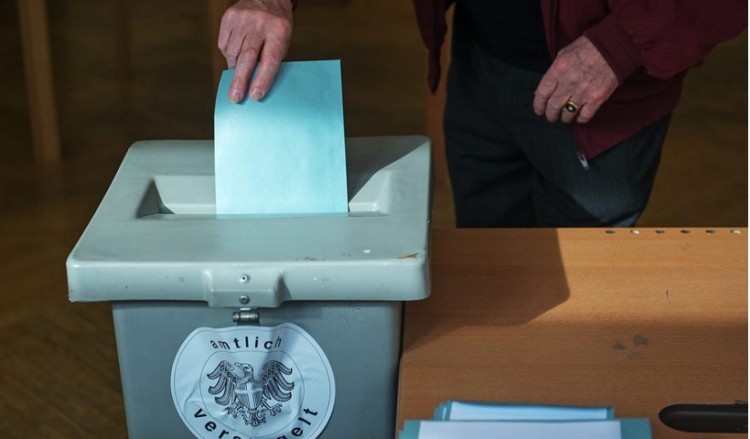 Πρόωρες βουλευτικές εκλογές στην Αυστρία – Άνοιξαν οι κάλπες