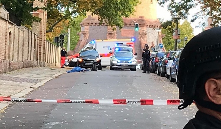Πυροβολισμοί με νεκρούς σε συναγωγή στη Γερμανία
