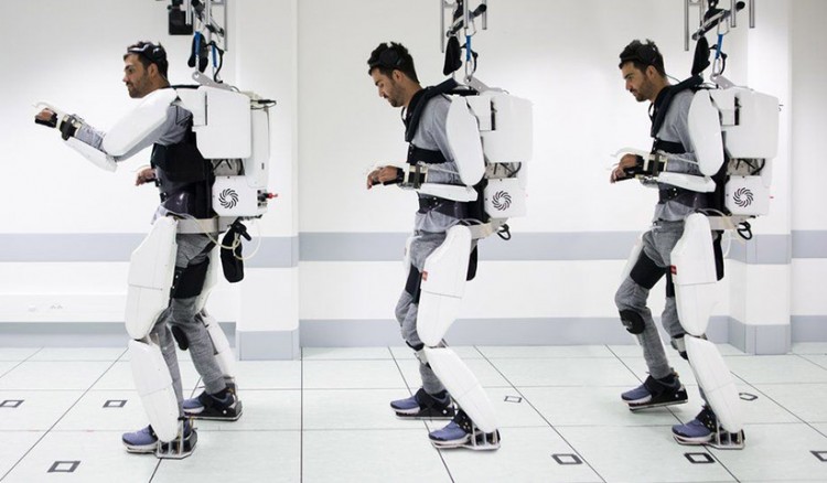 Παράλυτος περπατά ξανά με τη βοήθεια ρομποτικού εξωσκελετού! (βίντεο)