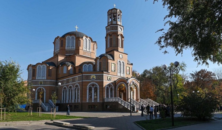 Άνοιξε τις πόρτες του ο ανακαινισμένος καθεδρικός στο Ροστόφ (φωτο)