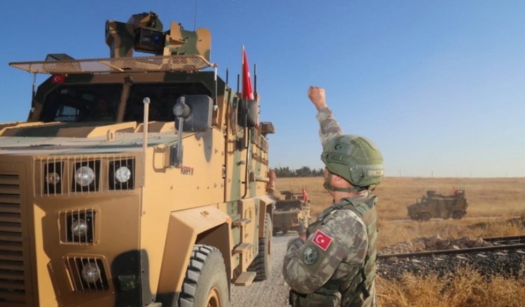 Τύμπανα πολέμου στη Συρία: Έτοιμη η τουρκική επιχείρηση, αποσύρονται οι Αμερικανοί